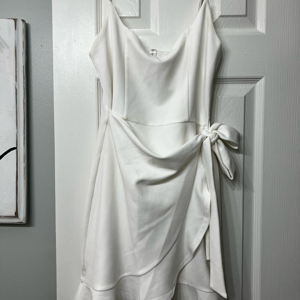 Lucy in the Sky Elegant White Asymmetrical Dress